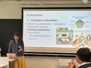 プレゼンテーションの様子の写真